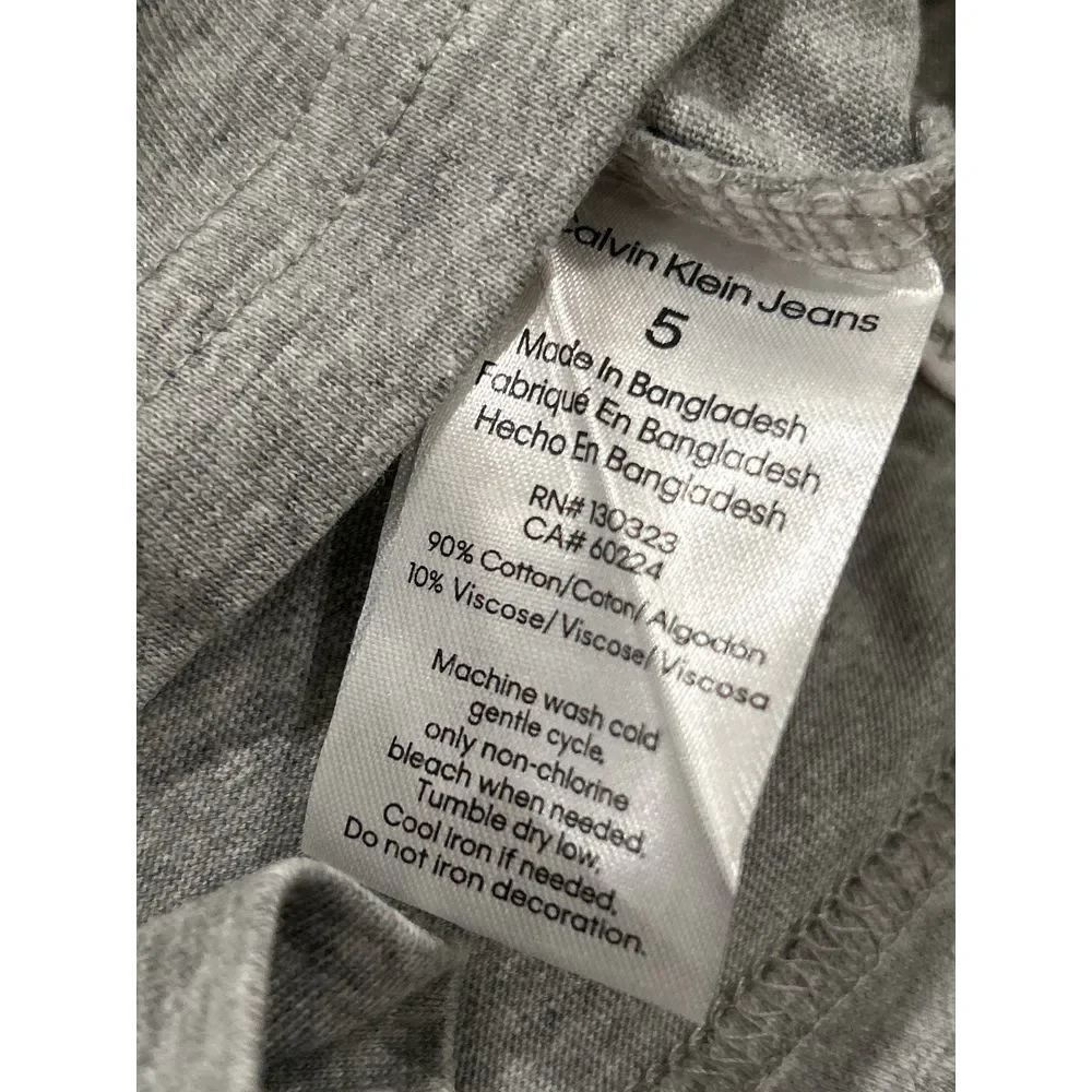 Calvin Klein‎ Jeans Boys Grey and Light Pink 2pc Set Size 5